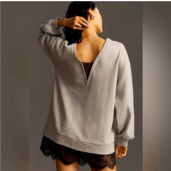 Anthropologie Pilcro Gray Open Back Top w/ Black Lace Trim Size Medium Like New - Picture 1 of 7